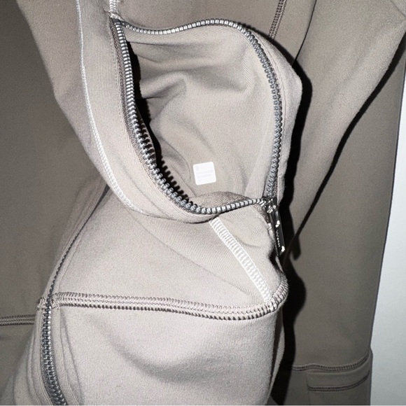 NWOT Lululemon Athletica Define Track Jacket Luon - Warm Ash Grey/White - Size 8 - Picture 6 of 11